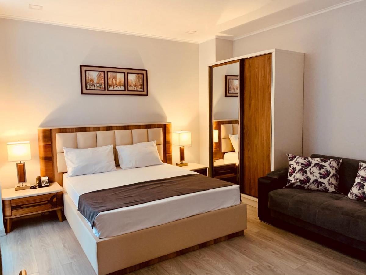 Hotel Tsereteli Palace Batumi Bagian luar foto