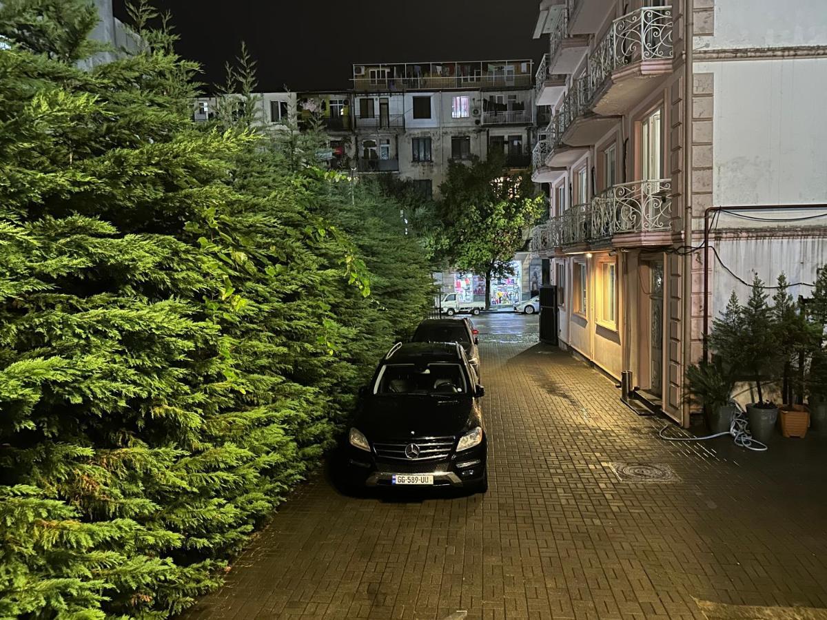 Hotel Tsereteli Palace Batumi Bagian luar foto